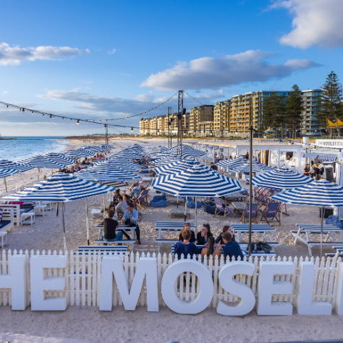 <strong>The Moseley Beach Club</strong>