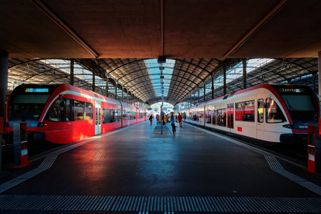 The 12 Most Beautiful And Scenic Train Rides In The World - Hunter And ...