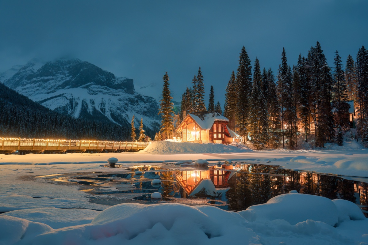 Winter cabin. Photography by Mumemories. Image via Shutterstock