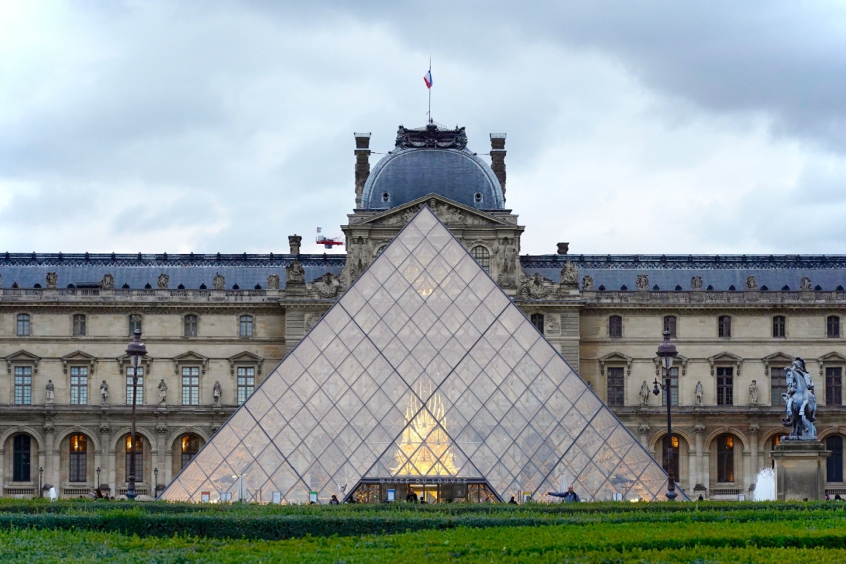 Louvre. Photography by George Wirt. Image via Shutterstock