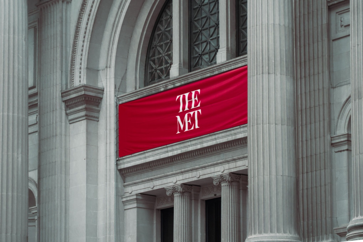 The MET Gallery. Photography by Paolo Castellanos. Image via Shutterstock