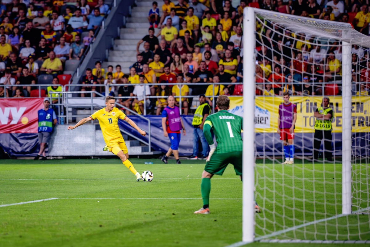 Soccer for dummies. Photography by Cristi Mitu via Shutterstock