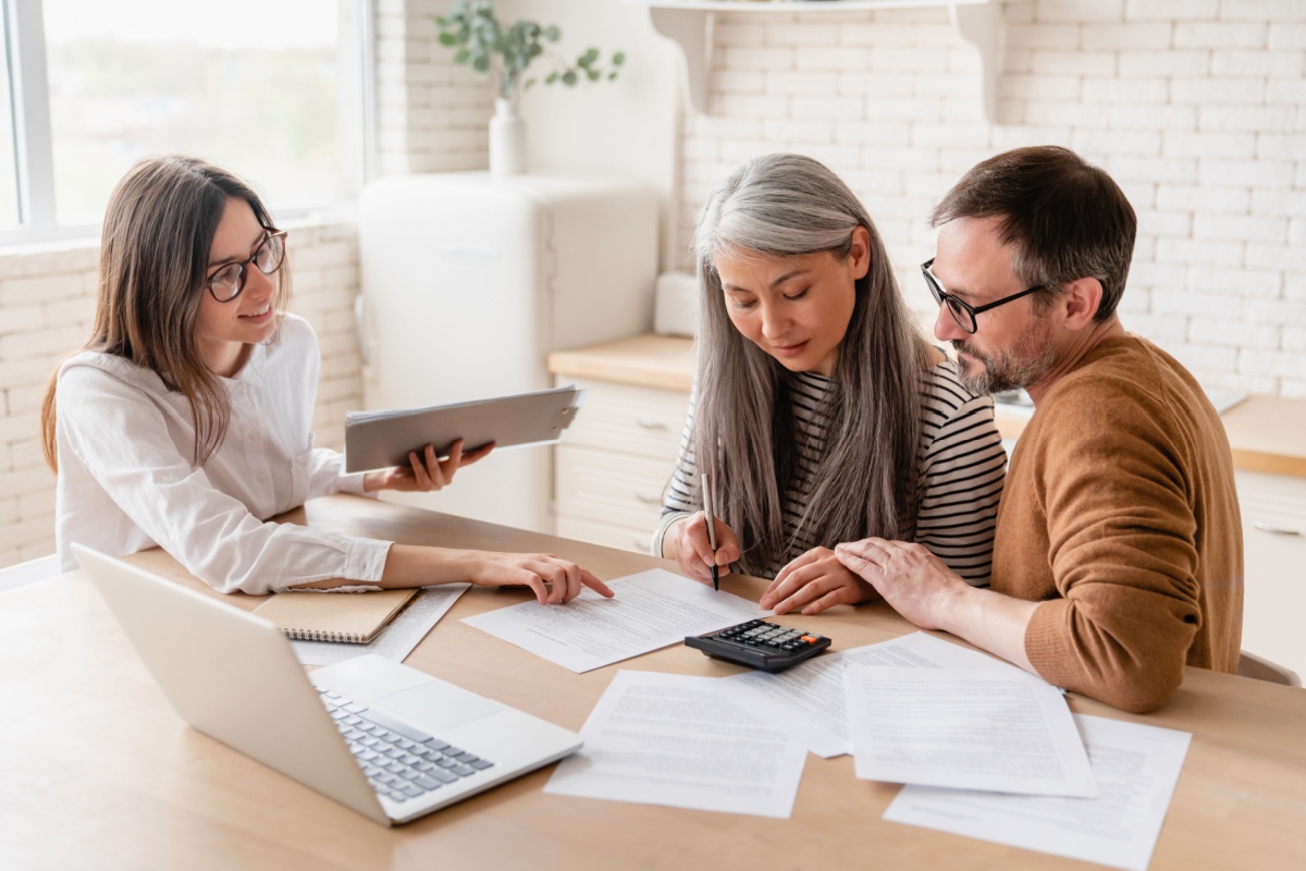 Couple discussion finances. Photography by Inside Creative House via Shutterstock