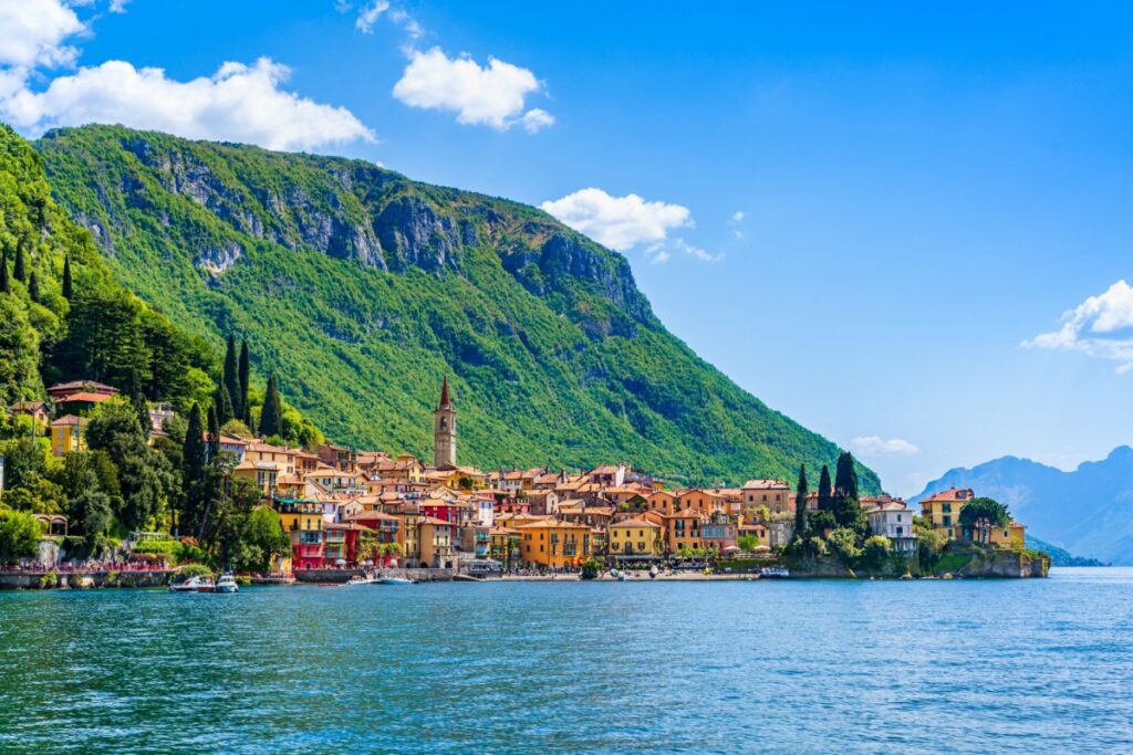 Varena village on Lake Como. Photography by PhotoFires via Shutterstock